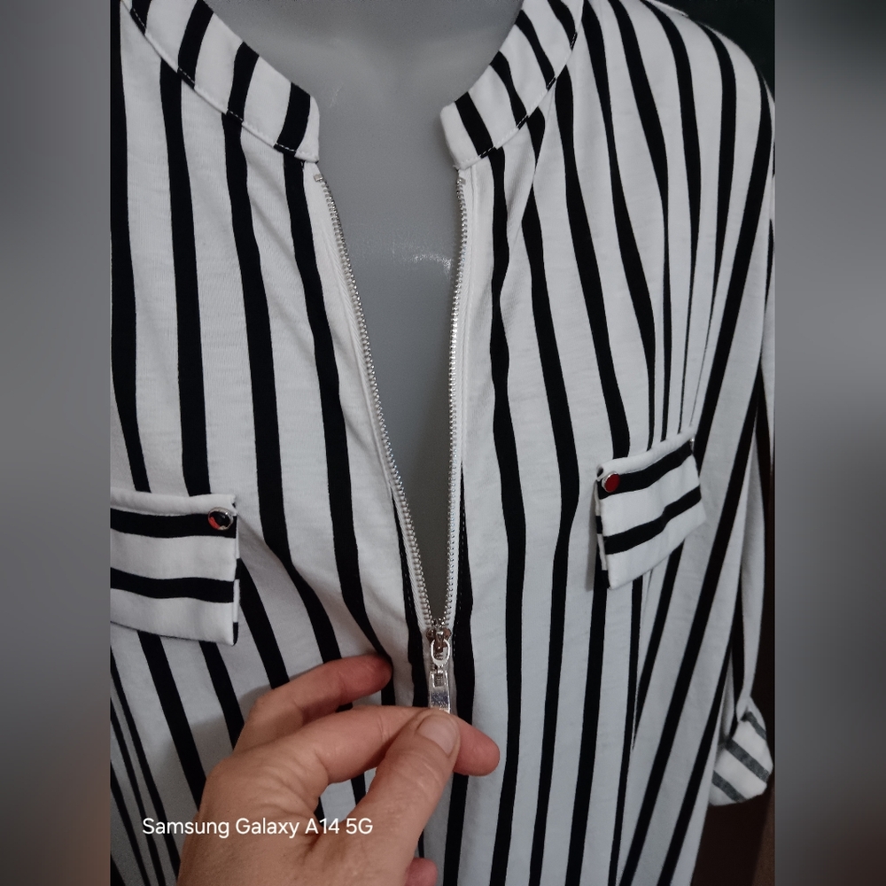Black/White Striped Blouse, Zip Front Roll Tab Sleeves 3XL - Picture 5 of 13
